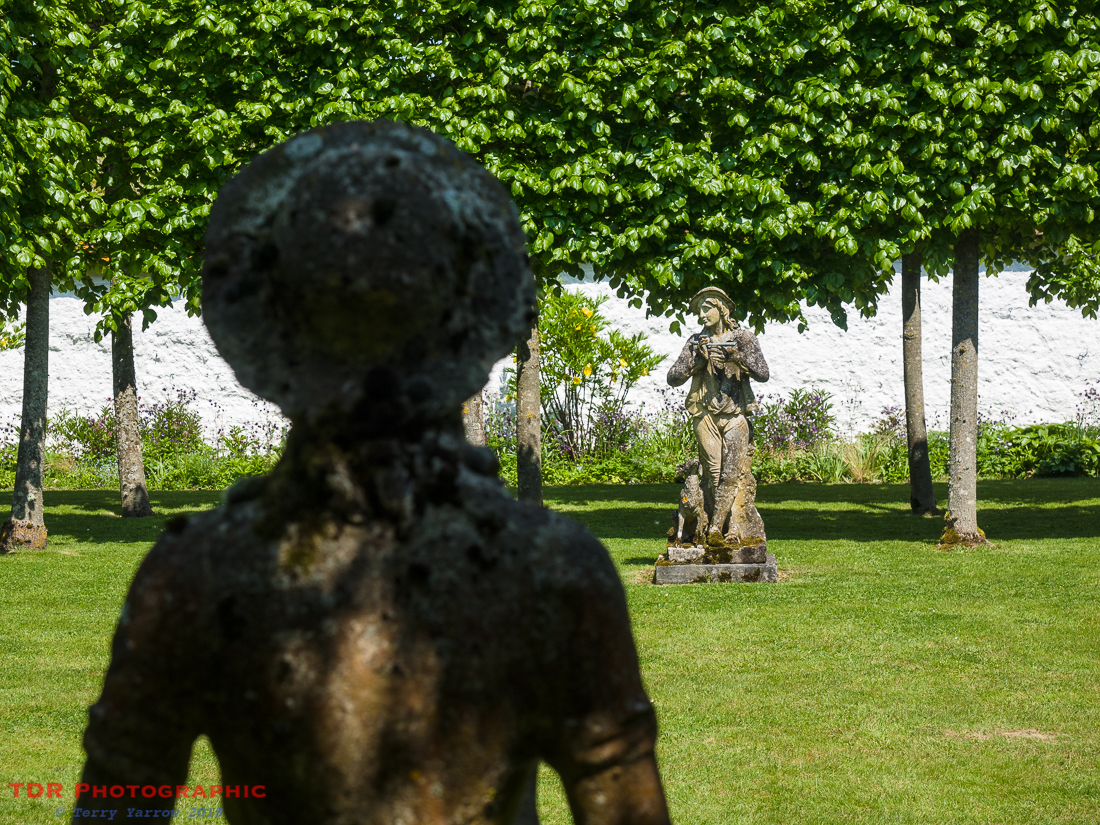 The Piper Piping to His Lady