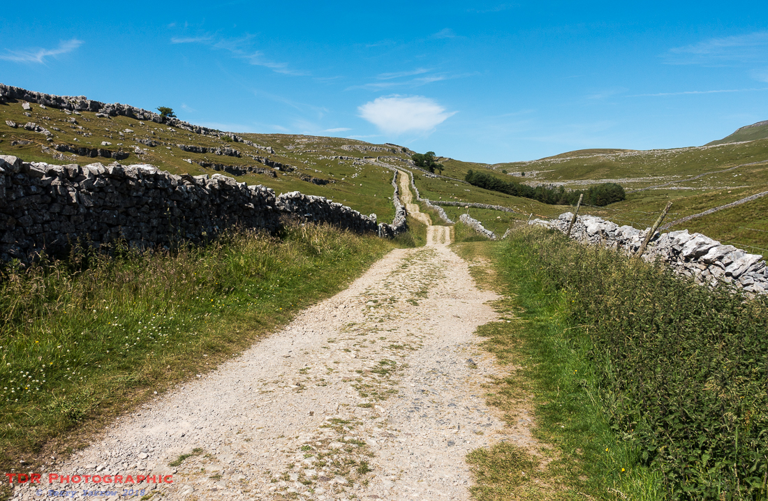 The track to Hull Pot and Pen Y Ghent
